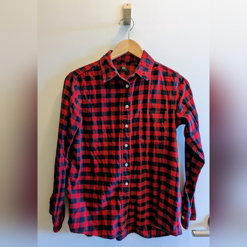 Uniqlo Plaid Flannel Button Down Shirt